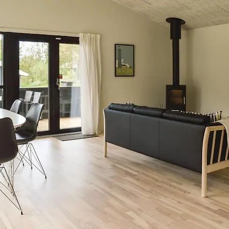 Two-bedroom Holiday In Albak